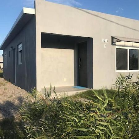 Comoda Casa Con Jardin En Colonia Del Sacramento Bagian luar foto