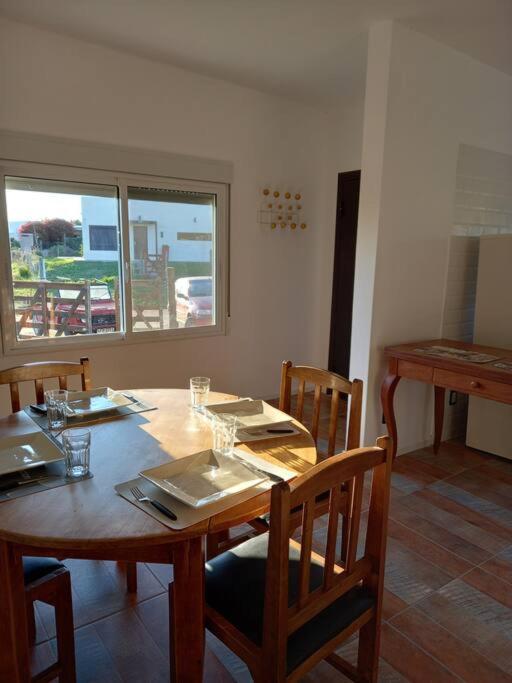 Comoda Casa Con Jardin En Colonia Del Sacramento Bagian luar foto